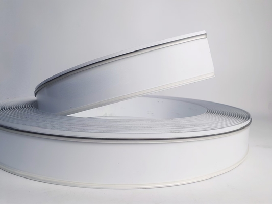 L'aluminium en PVC à LED éclairé sur le bord Lettres en forme de chaîne sans garniture