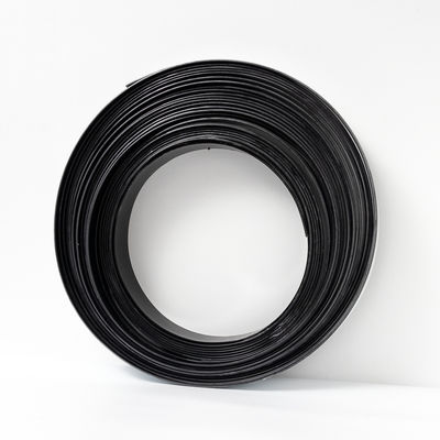 L'aluminium durable est utilisé pour le découpage des lettres.