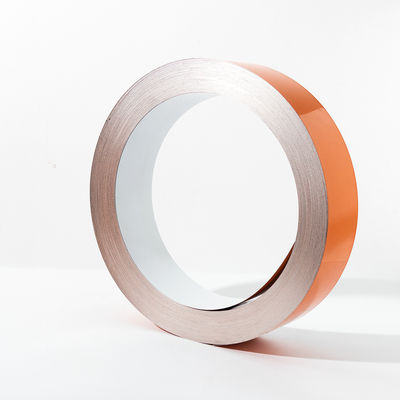 Lettre de canal recouverte d'orange