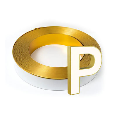 Les étiquettes de chapeau de garniture