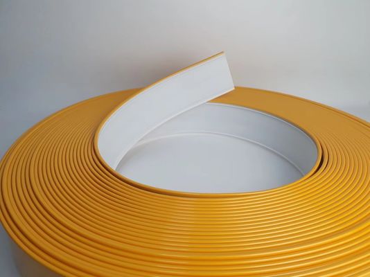 Lettre de canal en aluminium avec capuchon de 70 mm de largeur en jaune