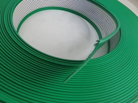 En plastique, en aluminium, en bobine à capuche, à différentes largeurs.