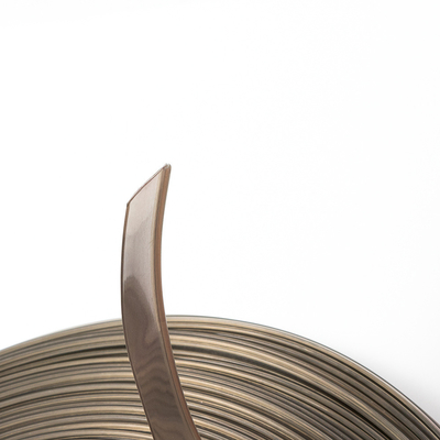 En plastique, en argent décoré, 10 rouleaux par carton.